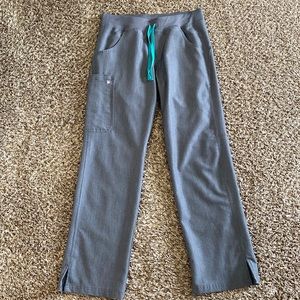 Figs Classic Graphite Gray Kade™ Cargo Scrub Pants